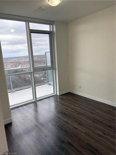 2007-2081 Fairview Street, Burlington, ON - Indoor Photo Showing Other Room
