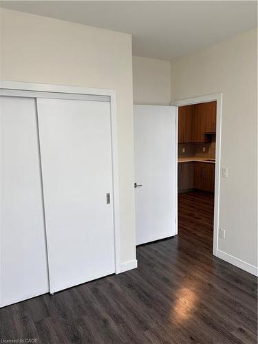 2007-2081 Fairview Street, Burlington, ON - Indoor Photo Showing Other Room