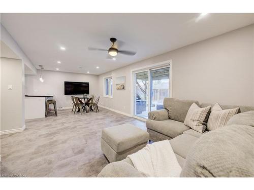 213 Falcon Drive, Woodstock, ON - Indoor Photo Showing Living Room