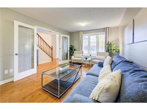 213 Falcon Drive, Woodstock, ON - Indoor Photo Showing Living Room