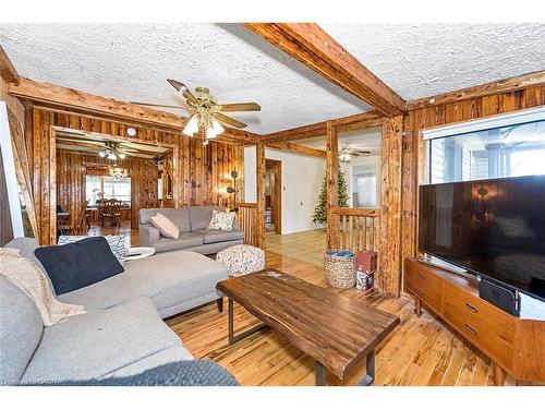 58 Eastvale Place, Hamilton, ON - Indoor Photo Showing Living Room