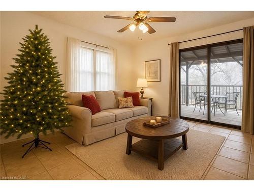 58 Eastvale Place, Hamilton, ON - Indoor Photo Showing Living Room