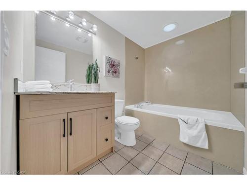 540 Mariner Drive, Waterloo, ON - Indoor Photo Showing Bathroom