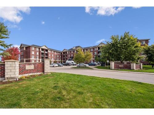 202-1440 Gordon Street, Guelph, ON - Outdoor