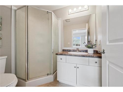 202-1440 Gordon Street, Guelph, ON - Indoor Photo Showing Bathroom