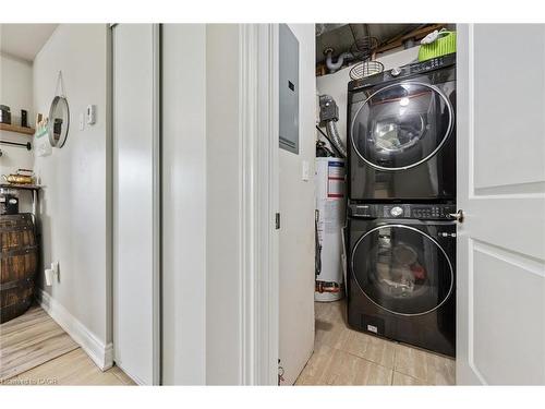 202-1440 Gordon Street, Guelph, ON - Indoor Photo Showing Laundry Room