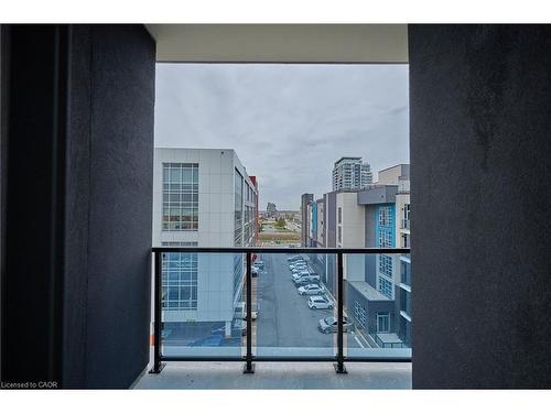 530-16 Concord Place, Grimsby, ON - Outdoor