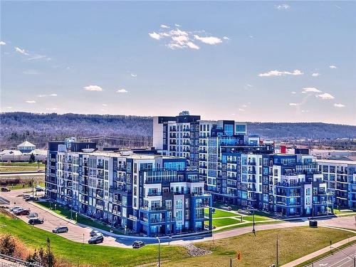 530-16 Concord Place, Grimsby, ON - Outdoor With View