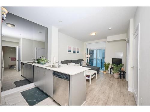 530-16 Concord Place, Grimsby, ON - Indoor Photo Showing Kitchen With Double Sink