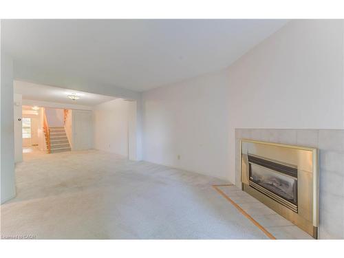 5-523 Beechwood Drive, Waterloo, ON - Indoor Photo Showing Living Room With Fireplace