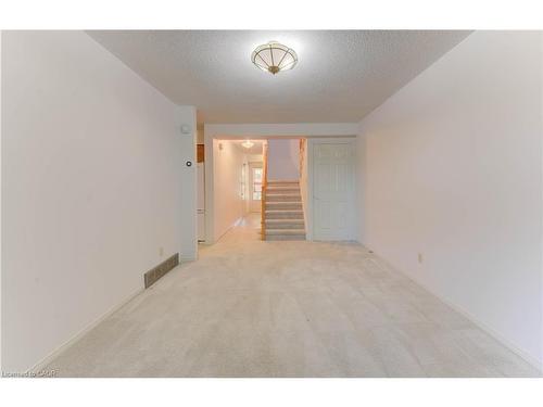 5-523 Beechwood Drive, Waterloo, ON - Indoor Photo Showing Other Room