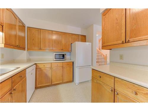 5-523 Beechwood Drive, Waterloo, ON - Indoor Photo Showing Kitchen