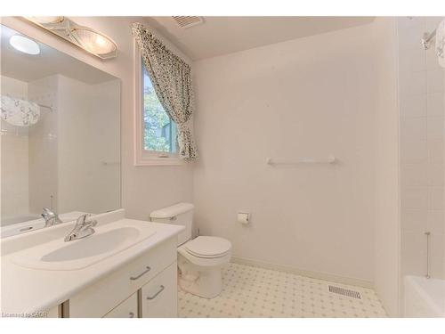 5-523 Beechwood Drive, Waterloo, ON - Indoor Photo Showing Bathroom