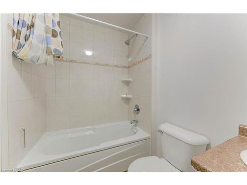 5-523 Beechwood Drive, Waterloo, ON - Indoor Photo Showing Bathroom
