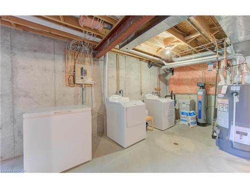 5-523 Beechwood Drive, Waterloo, ON - Indoor Photo Showing Laundry Room