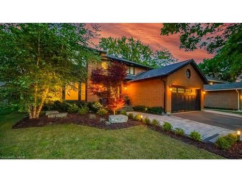 484 Aspen Forest Drive, Oakville, ON - Outdoor