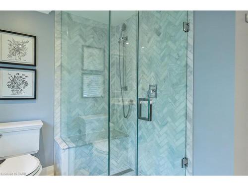 484 Aspen Forest Drive, Oakville, ON - Indoor Photo Showing Bathroom