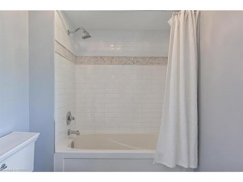 484 Aspen Forest Drive, Oakville, ON - Indoor Photo Showing Bathroom