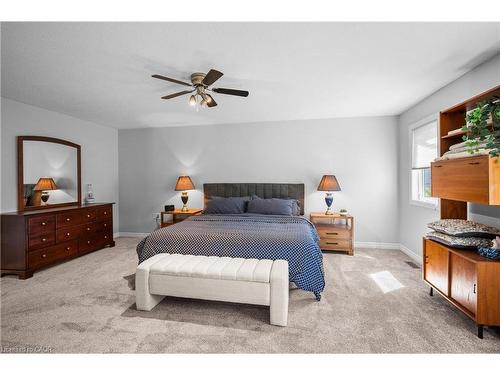 193 Glenariff Drive, Hamilton, ON - Indoor Photo Showing Bedroom