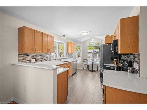 193 Glenariff Drive, Hamilton, ON - Indoor Photo Showing Kitchen