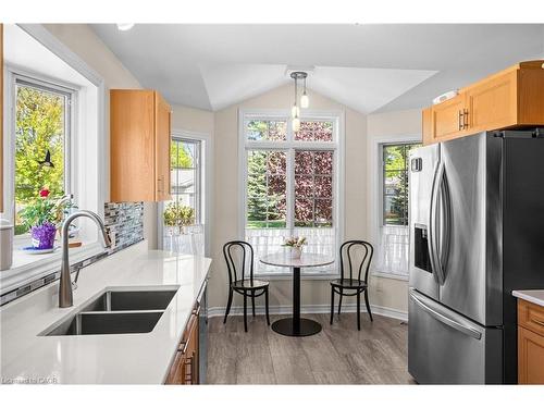 193 Glenariff Drive, Hamilton, ON - Indoor Photo Showing Kitchen With Double Sink
