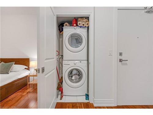 1705-510 Curran Place, Mississauga, ON - Indoor Photo Showing Laundry Room