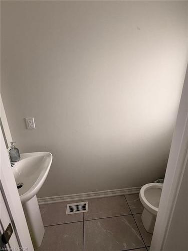 11 Genoa Drive, Hamilton, ON - Indoor Photo Showing Bathroom