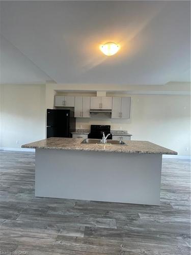 59 Denistoun Street, Welland, ON - Indoor Photo Showing Kitchen