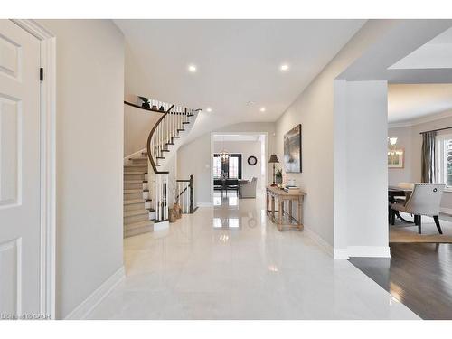 4378 Latimer Crescent, Burlington, ON - Indoor Photo Showing Other Room