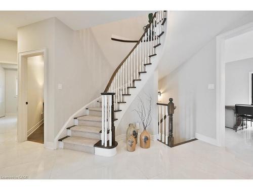 4378 Latimer Crescent, Burlington, ON - Indoor Photo Showing Other Room