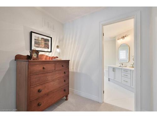 4378 Latimer Crescent, Burlington, ON - Indoor