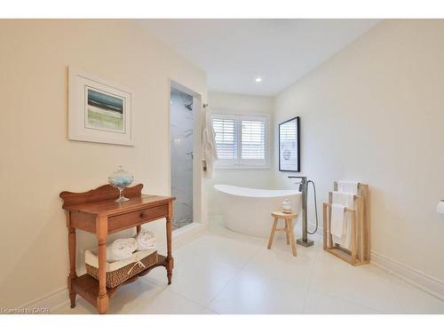 4378 Latimer Crescent, Burlington, ON - Indoor