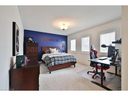 4378 Latimer Crescent, Burlington, ON - Indoor Photo Showing Bedroom