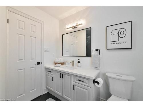4378 Latimer Crescent, Burlington, ON - Indoor Photo Showing Bathroom