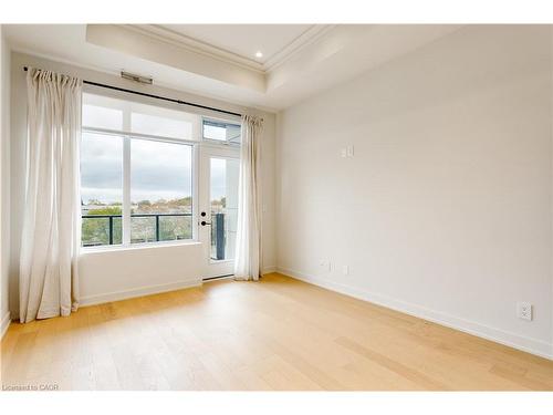 307-123 Maurice Drive, Oakville, ON - Indoor Photo Showing Other Room