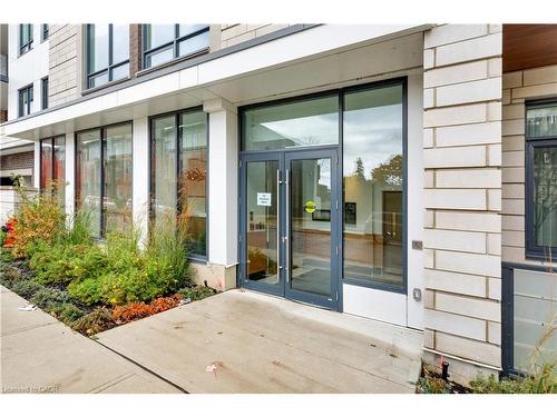 307-123 Maurice Drive, Oakville, ON - Outdoor