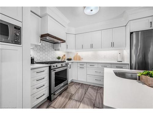 47-635 Saginaw Parkway, Cambridge, ON - Indoor Photo Showing Kitchen With Upgraded Kitchen