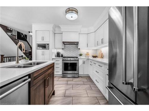 47-635 Saginaw Parkway, Cambridge, ON - Indoor Photo Showing Kitchen With Double Sink With Upgraded Kitchen