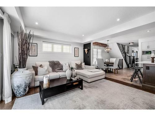 47-635 Saginaw Parkway, Cambridge, ON - Indoor Photo Showing Living Room
