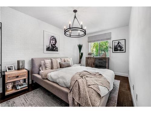 47-635 Saginaw Parkway, Cambridge, ON - Indoor Photo Showing Bedroom