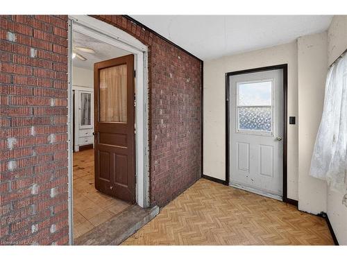 89 Fairholt Road S, Hamilton, ON - Indoor Photo Showing Other Room