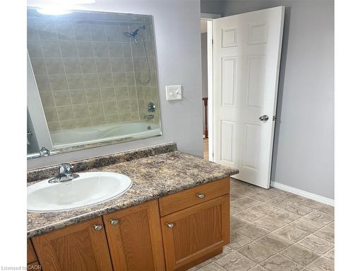 51 Sophia Crescent, Kitchener, ON - Indoor Photo Showing Bathroom