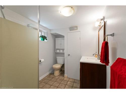 197 East 12Th Street, Hamilton, ON - Indoor Photo Showing Bathroom