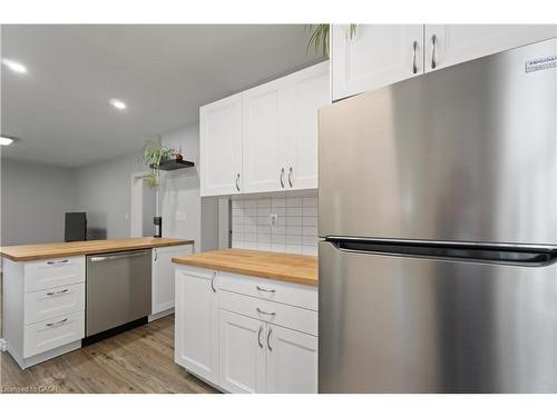 197 East 12Th Street, Hamilton, ON - Indoor Photo Showing Kitchen