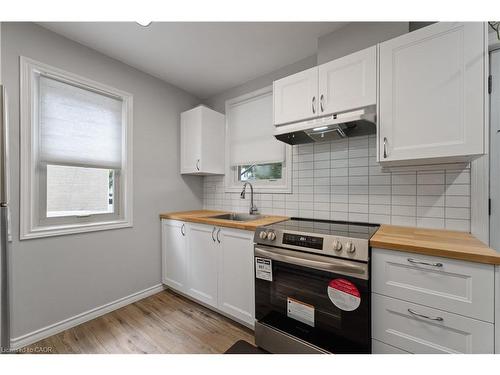 197 East 12Th Street, Hamilton, ON - Indoor Photo Showing Kitchen