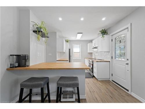 197 East 12Th Street, Hamilton, ON - Indoor Photo Showing Kitchen