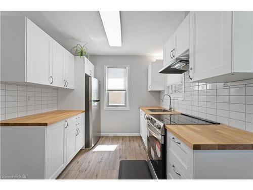 197 East 12Th Street, Hamilton, ON - Indoor Photo Showing Kitchen