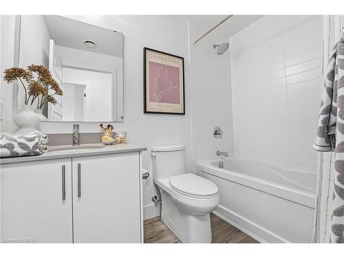 516-107 Roger Street, Waterloo, ON - Indoor Photo Showing Bathroom