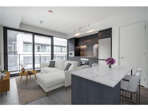 1418-1 Jarvis Street, Hamilton, ON - Indoor Photo Showing Living Room