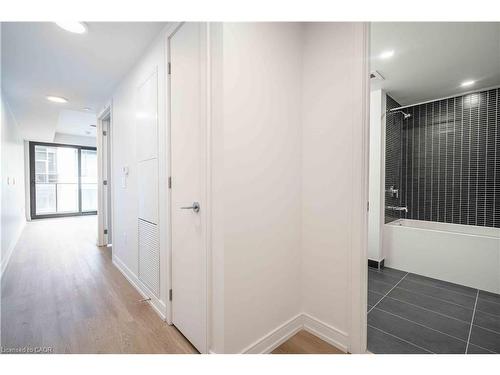 1418-1 Jarvis Street, Hamilton, ON - Indoor Photo Showing Other Room